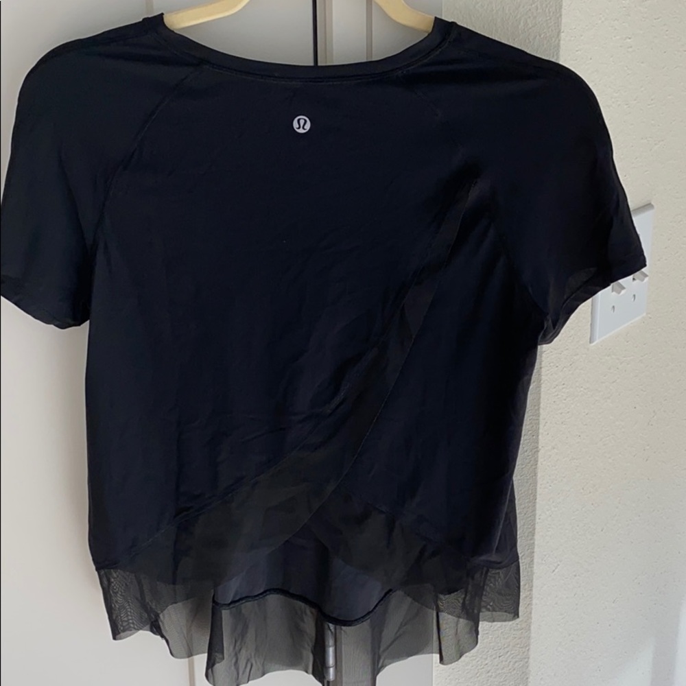 Lululemon workout top